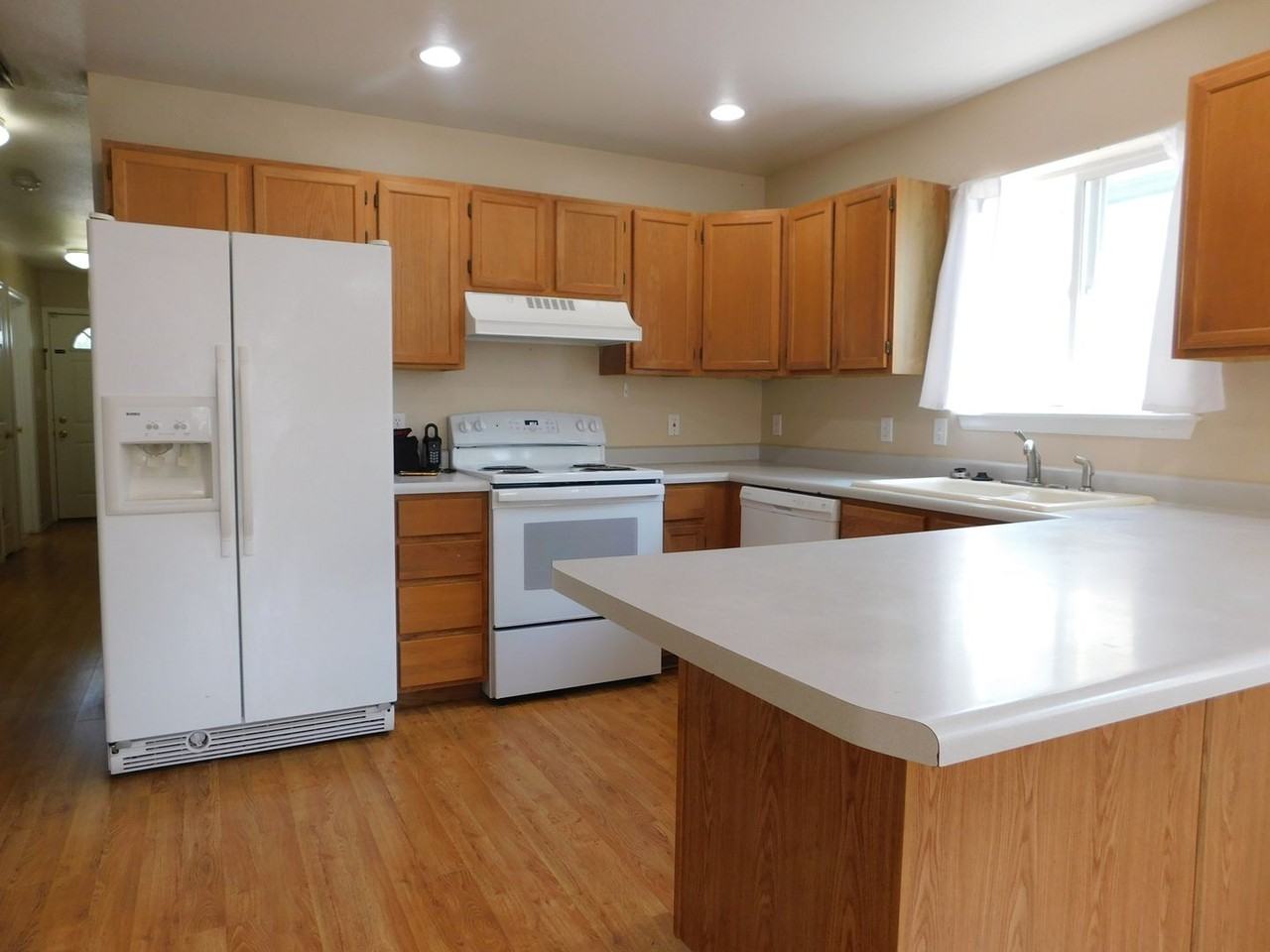 493 Green Acres St #A - Photo 4 of 16