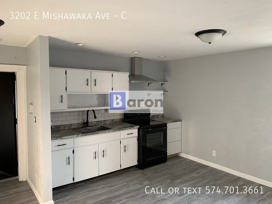 3202 Mishawaka Ave #C - Photo 4 of 5