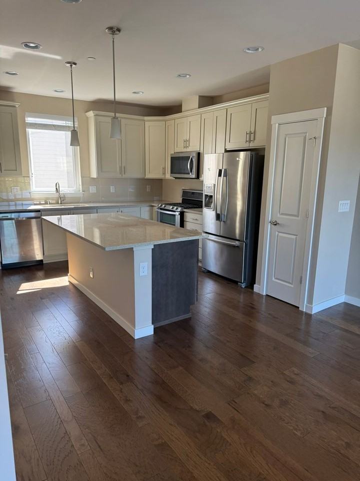 14614 35th Ave Ne - Photo 2 of 15