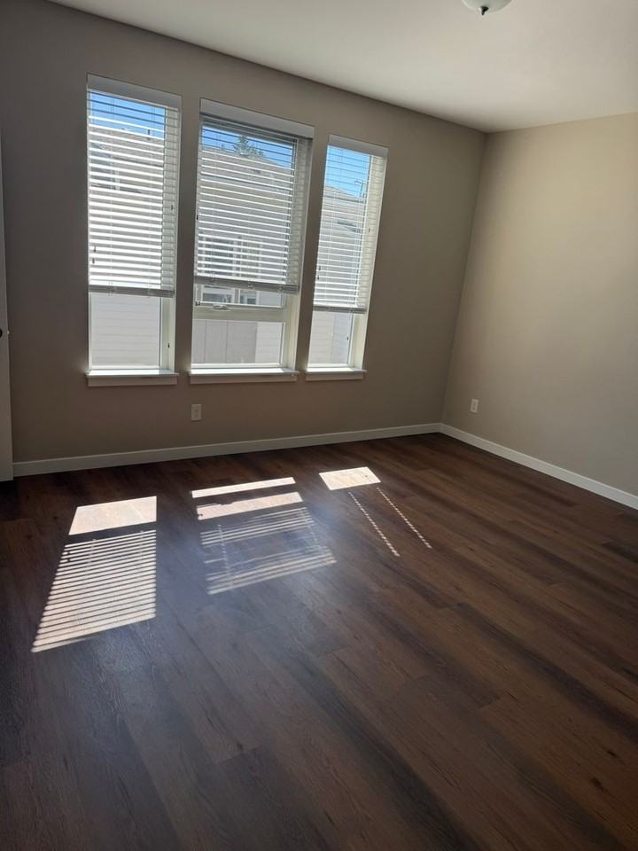 14614 35th Ave Ne - Photo 5 of 15
