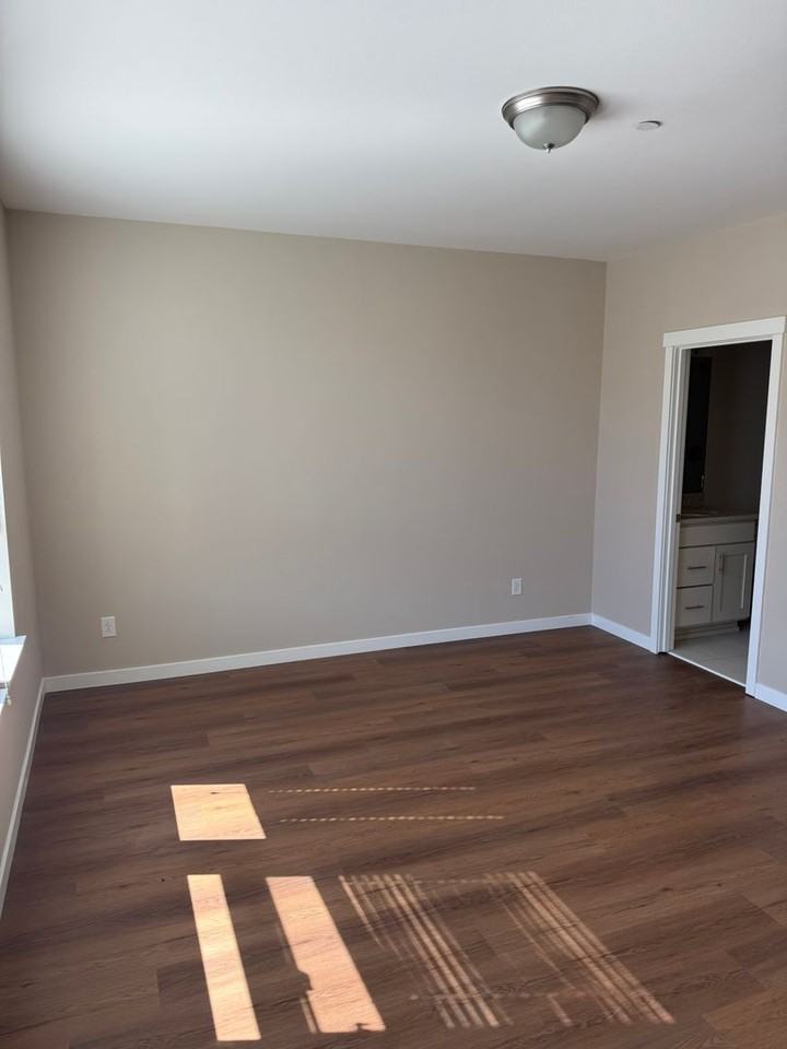 14614 35th Ave Ne - Photo 6 of 15