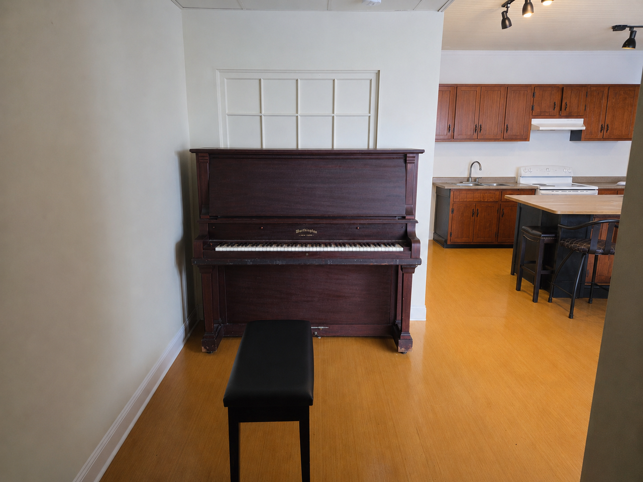176 W Main St - Photo 3 of 11