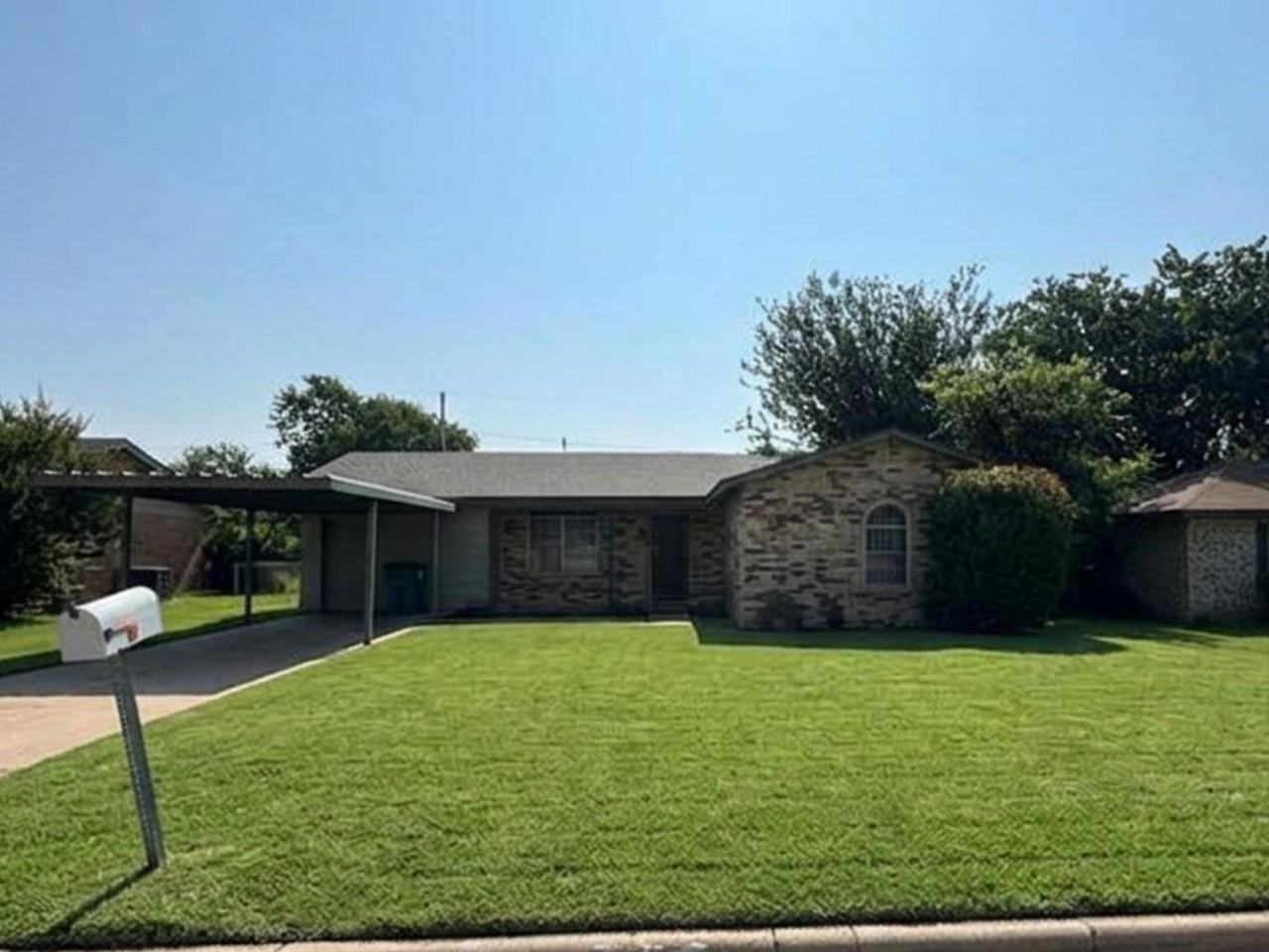 801 Park Plaza Dr - Photo 2 of 28