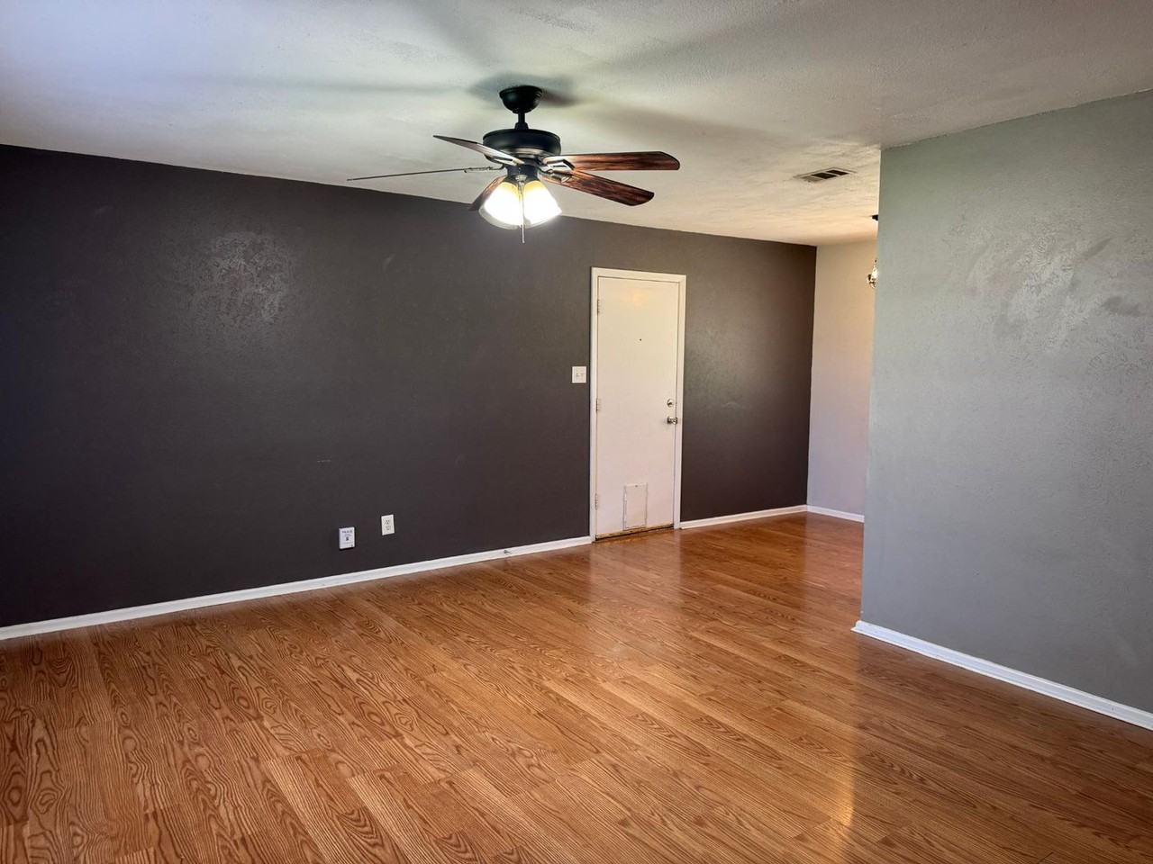 801 Park Plaza Dr - Photo 5 of 28