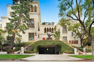 featured image of 1320 N Harper Ave