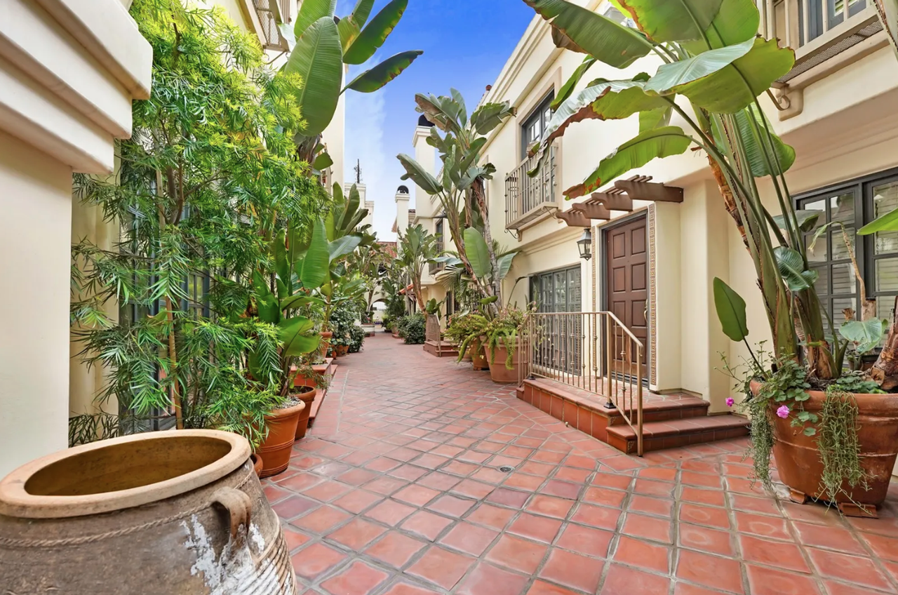 ISO - Isola Bella Townhomes - Photo 3 of 6