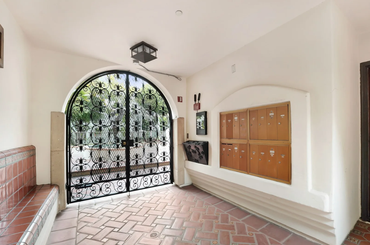 ISO - Isola Bella Townhomes - Photo 5 of 6