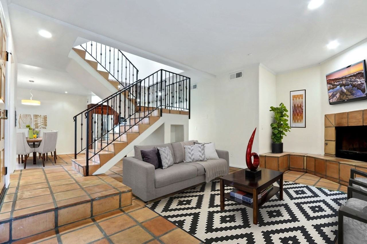 ISO - Isola Bella Townhomes - Photo 6 of 6