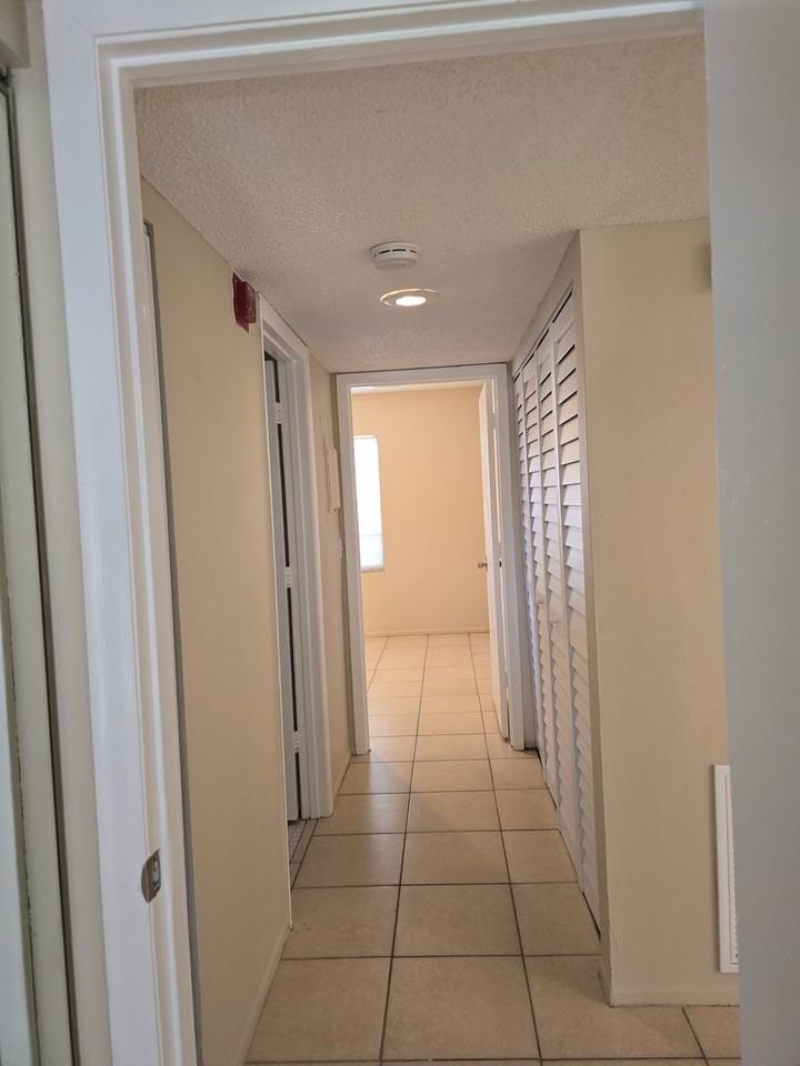 841 Mecca Dr - Photo 5 of 10