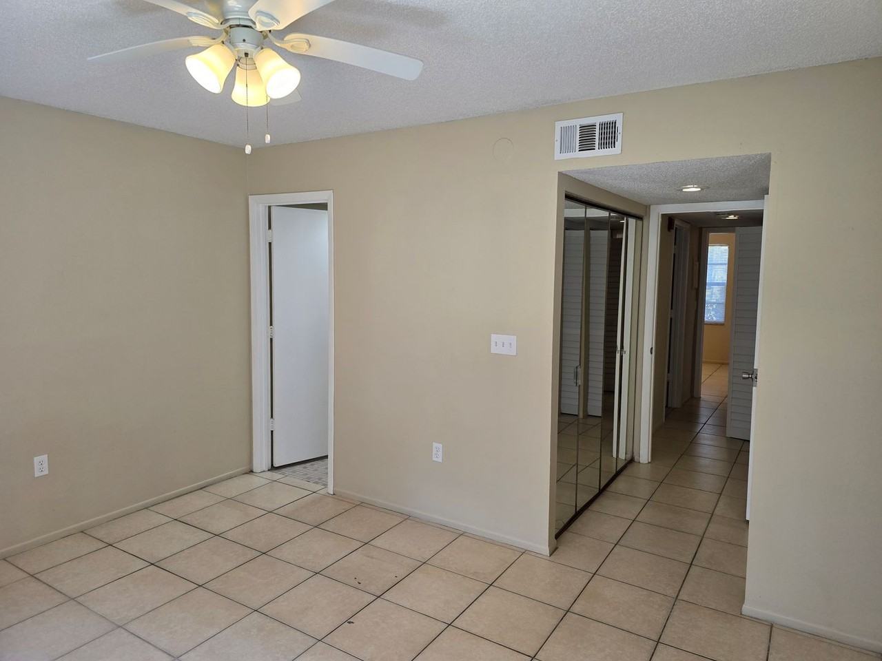 841 Mecca Dr - Photo 6 of 10