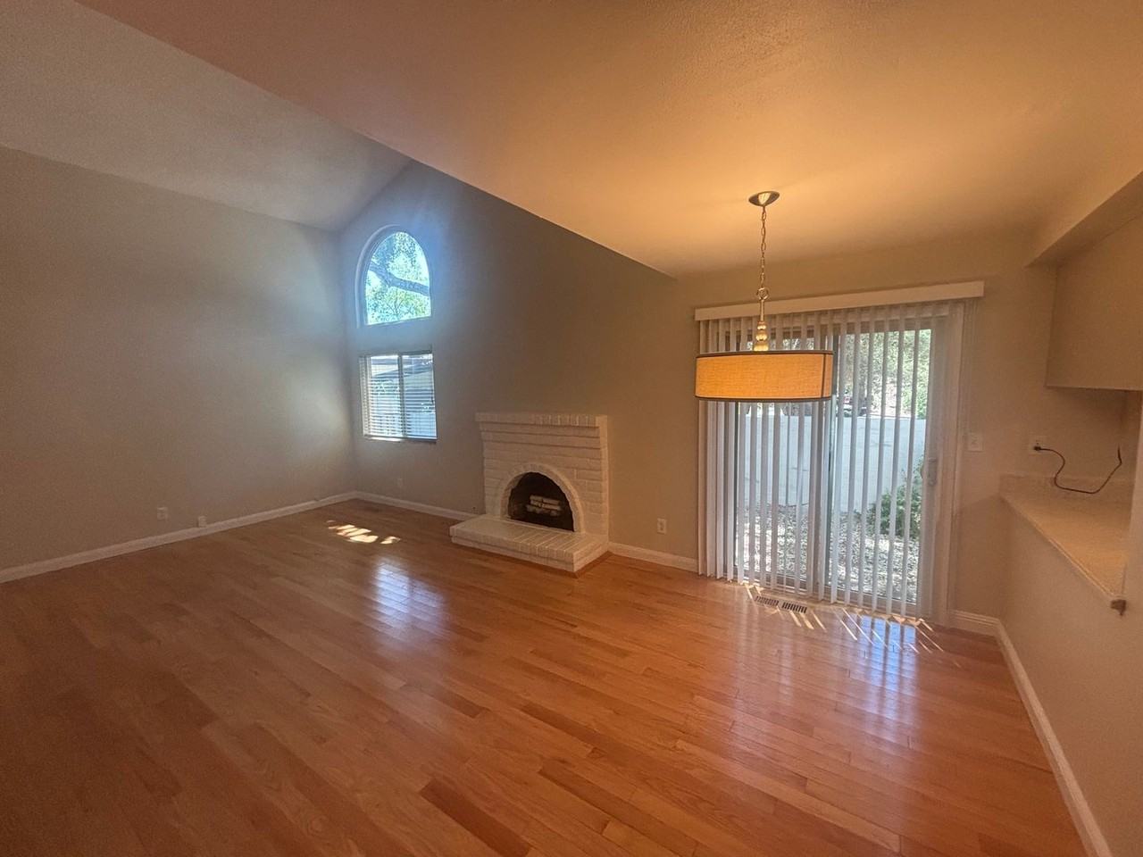 840 Adobe Dr - Photo 2 of 16