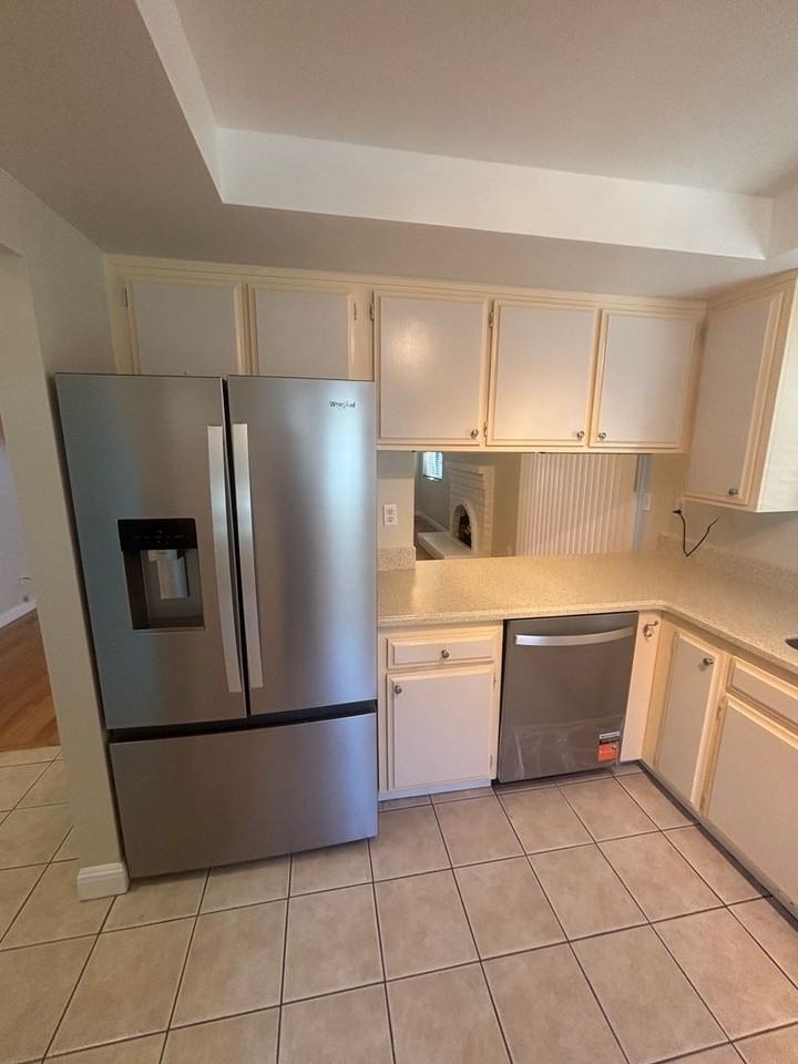 840 Adobe Dr - Photo 4 of 16