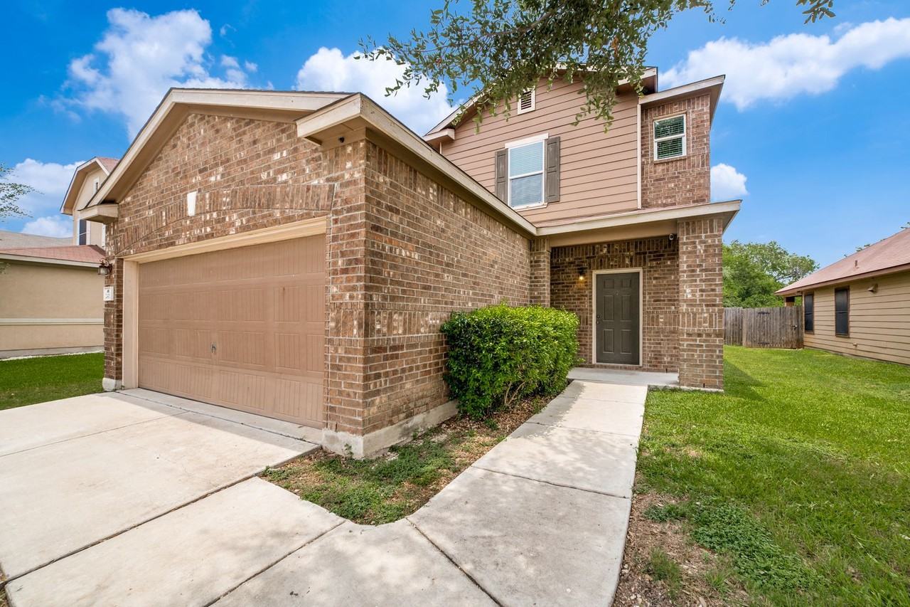 2419 Sundrop Bay - Photo 2 of 25