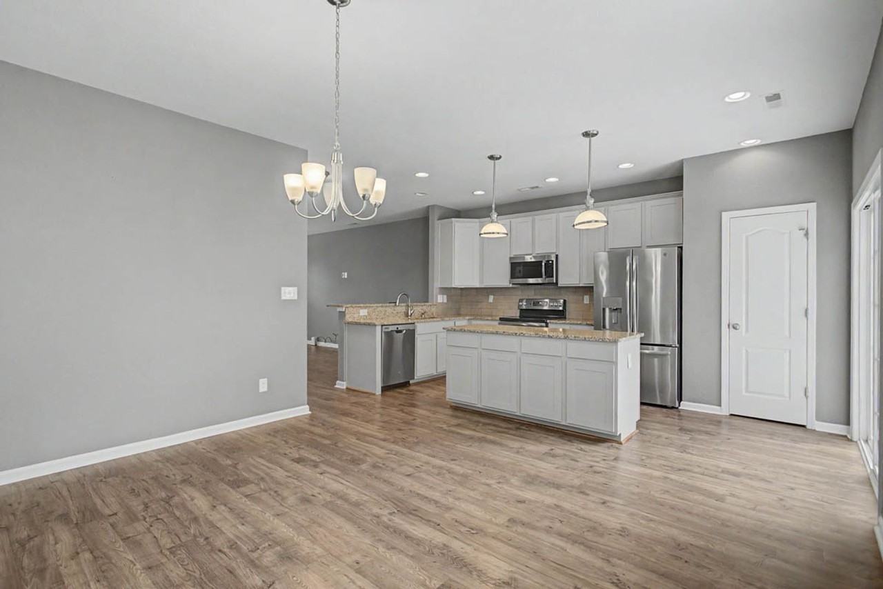1004 Prosperity Ct - Photo 7 of 15