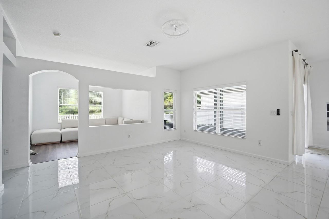 9821 Jasmine Brook Cir - Photo 6 of 29