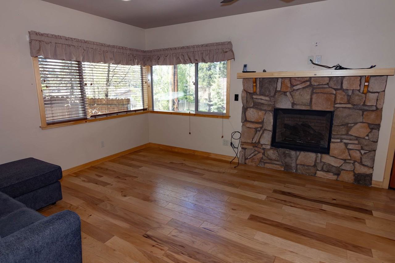 560 Temple Ln - Photo 6 of 15