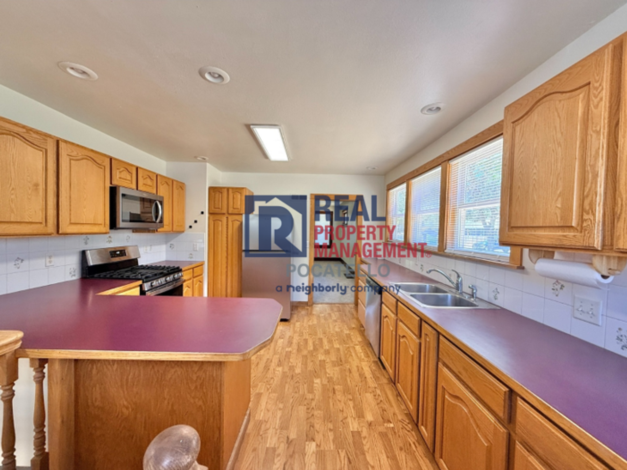 631 N Johnson Ave - Photo 5 of 26