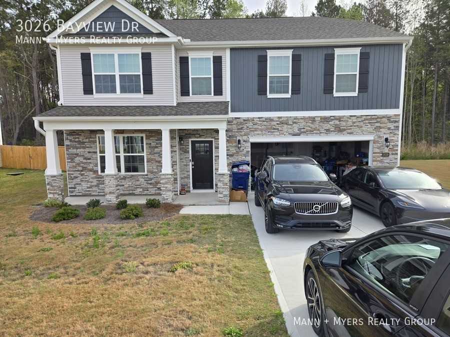 3026 Bayview Dr - Photo 4 of 40