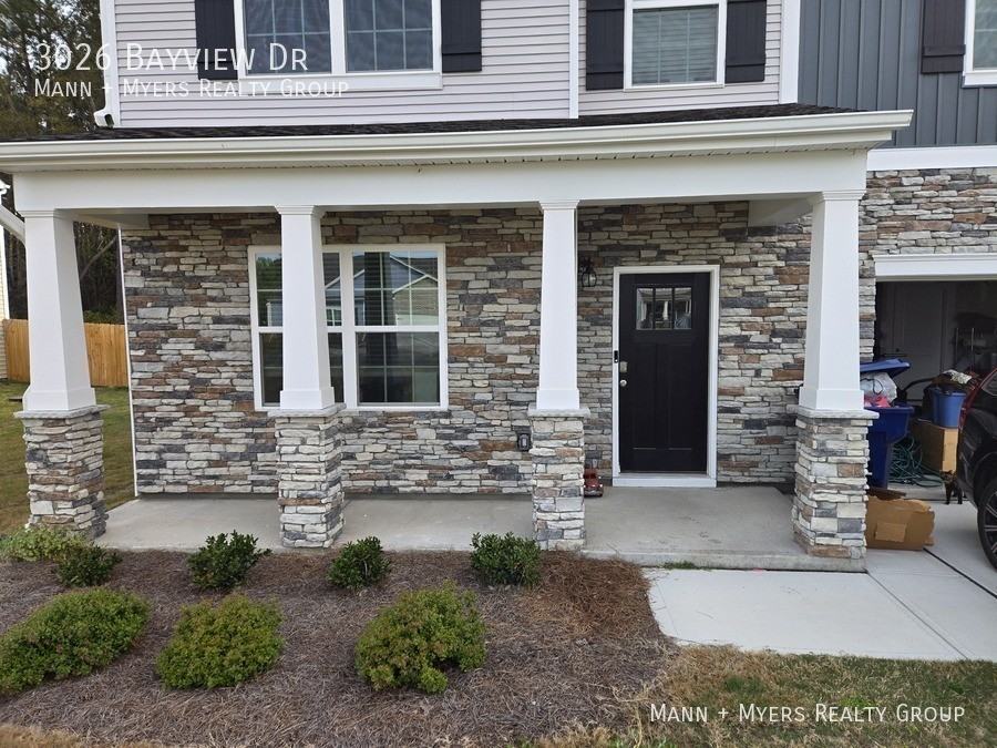 3026 Bayview Dr - Photo 5 of 40