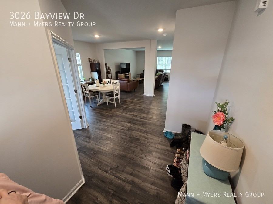 3026 Bayview Dr - Photo 6 of 40