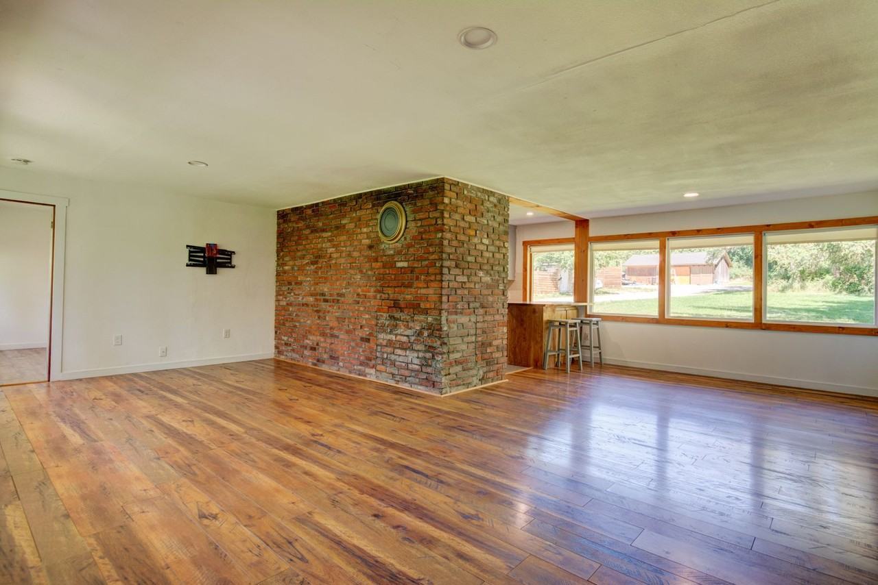 1736 W Beach Rd - Photo 7 of 24