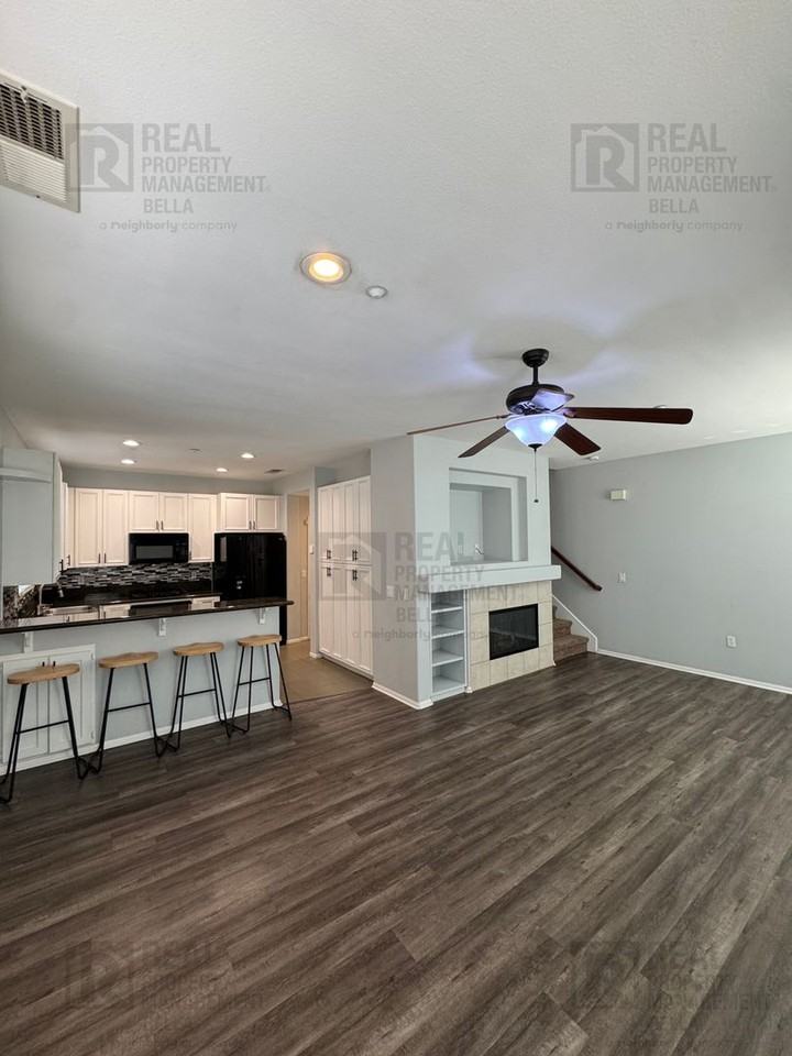 30505 Canyon Hills Rd - Photo 3 of 36