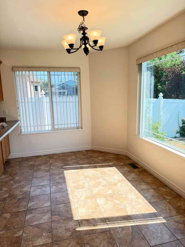 646 Cortney Way - Photo 6 of 38