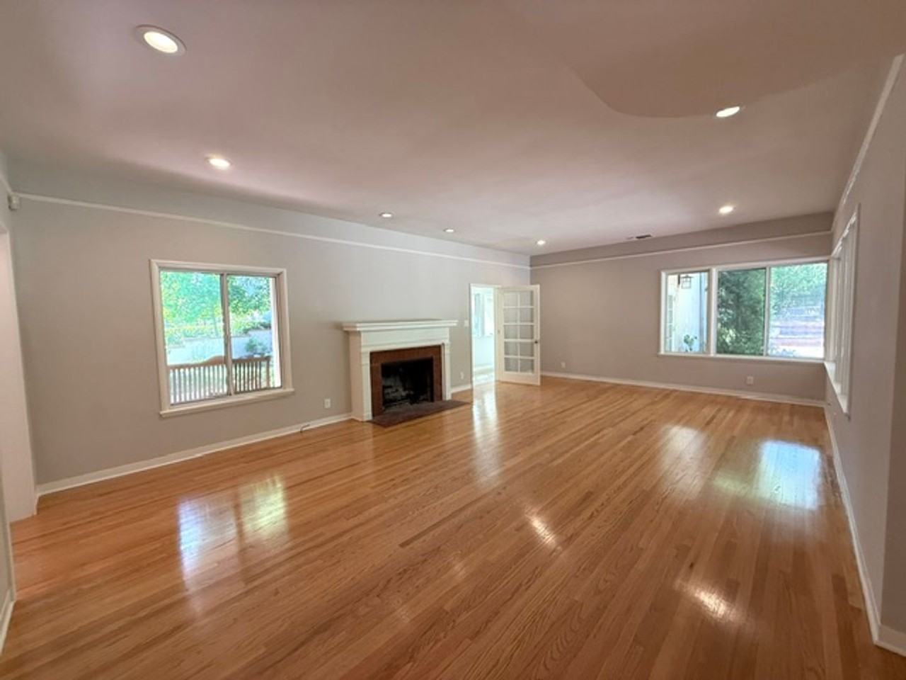 4907 Ocean View Blvd - Photo 5 of 34
