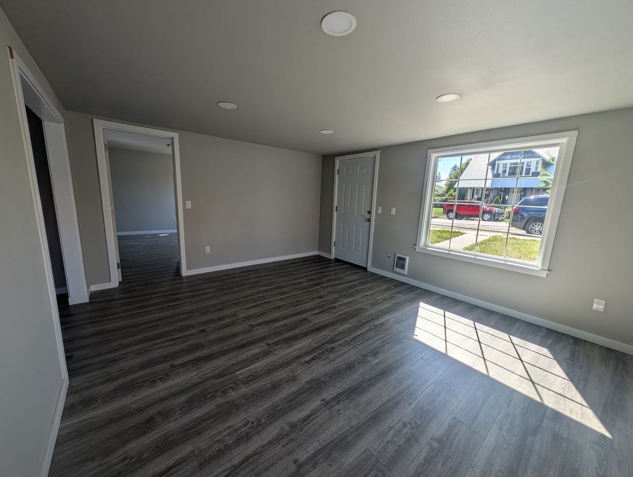 518 S Scott Ave - Photo 4 of 18