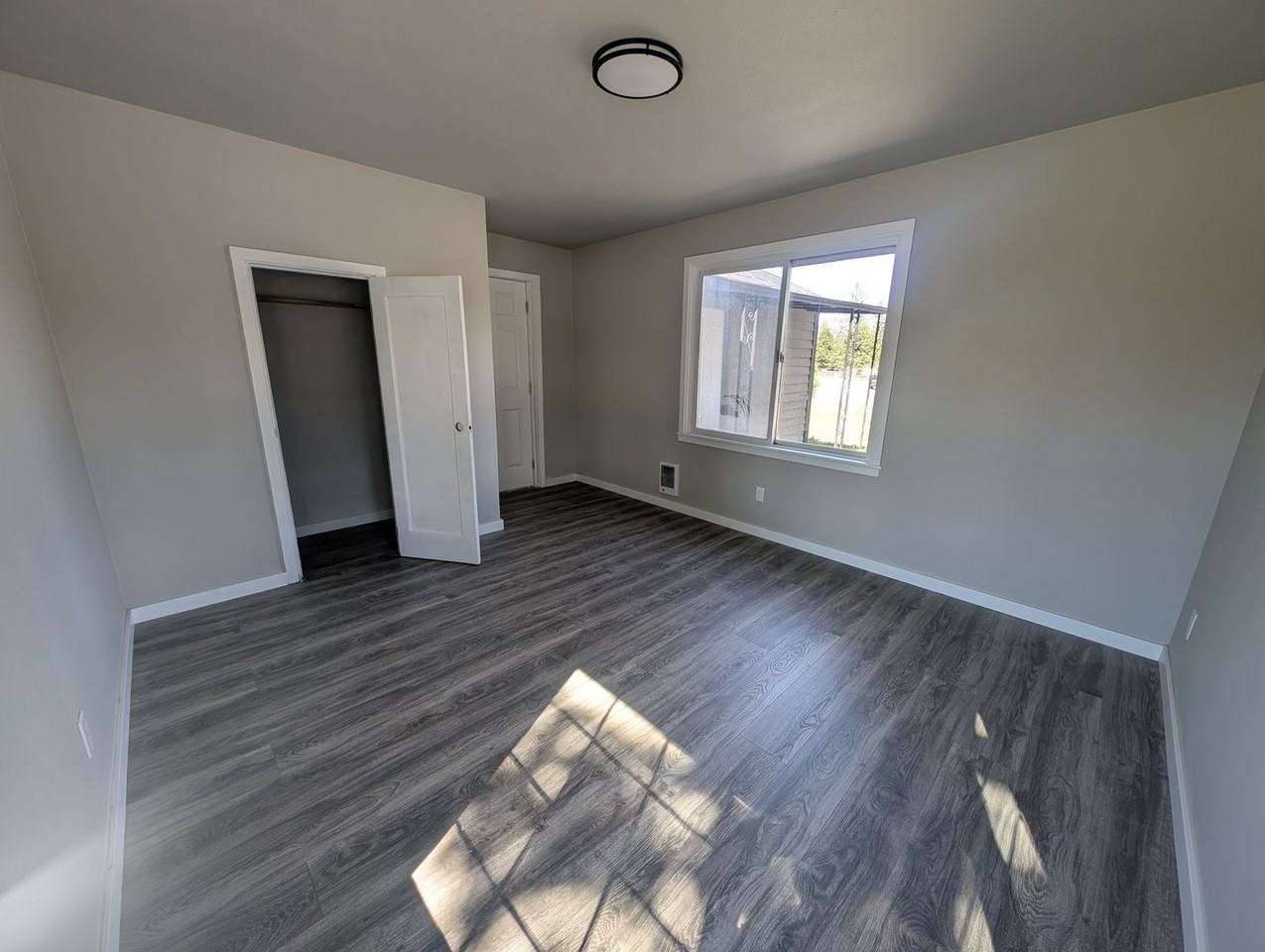 518 S Scott Ave - Photo 6 of 18