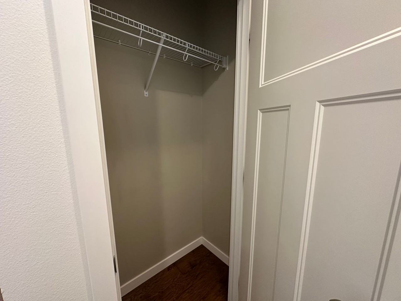 4726 Hadley St - Photo 5 of 38