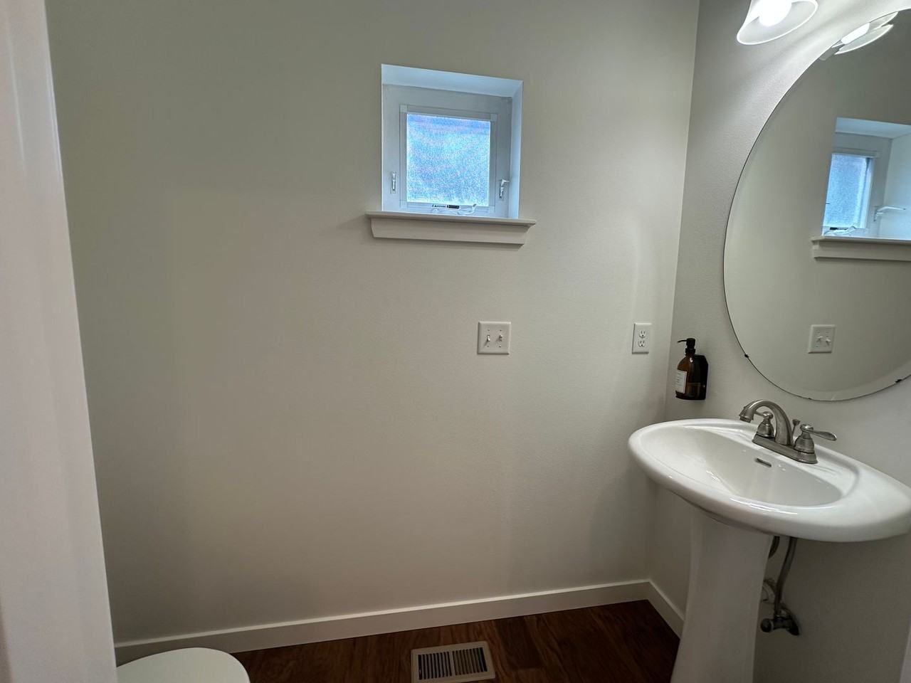 4726 Hadley St - Photo 7 of 38