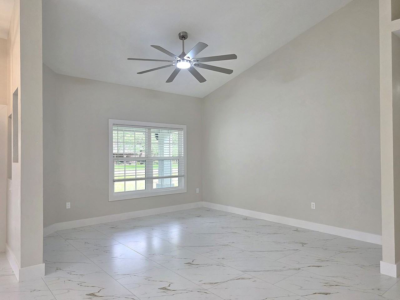 9405 Sw 21st Ave - Photo 7 of 37