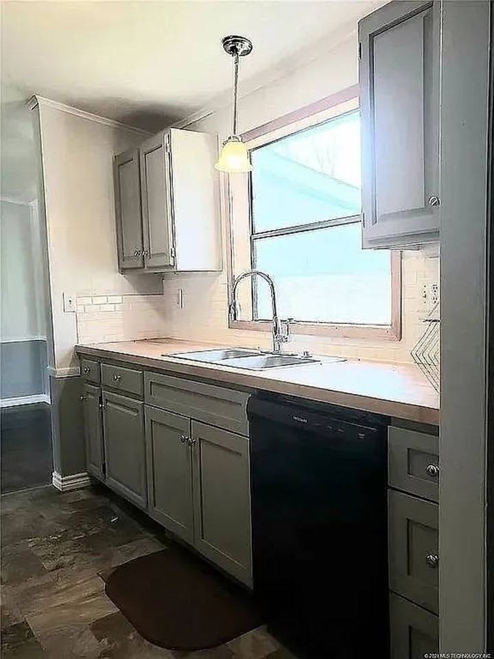 215 Copperhead Ln - Photo 2 of 7