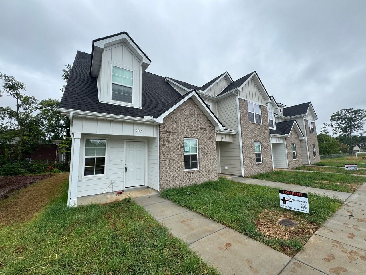 209 209 Mountaindale Drive - Photo 2 of 25