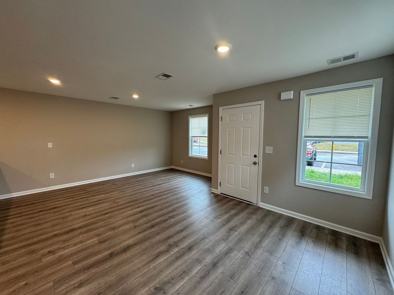 209 209 Mountaindale Drive - Photo 3 of 25