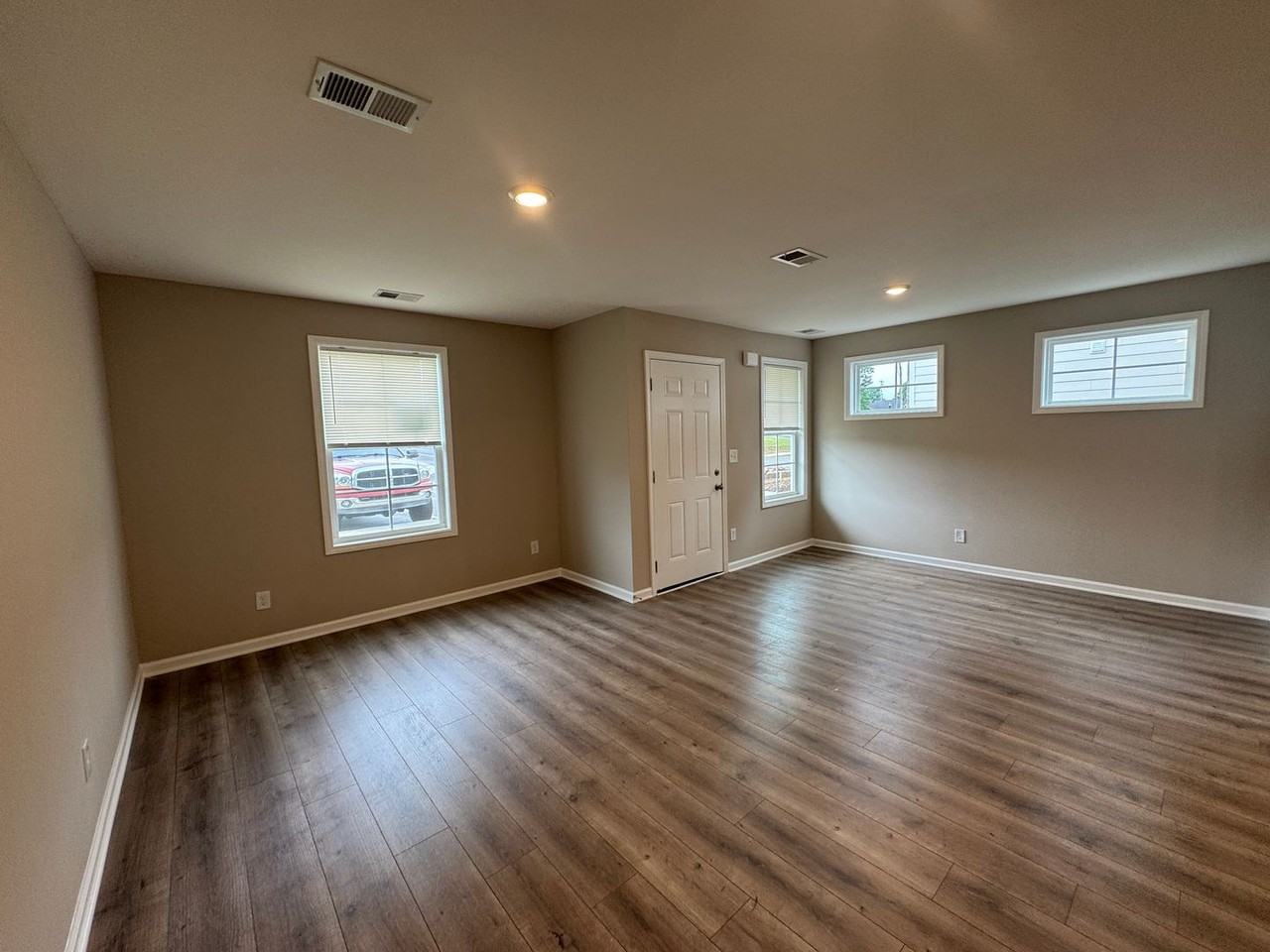 209 209 Mountaindale Drive - Photo 4 of 25