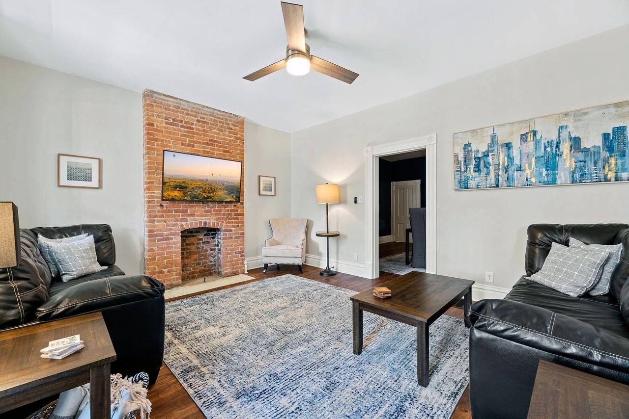 374 E Whittier St #374 - Photo 2 of 50