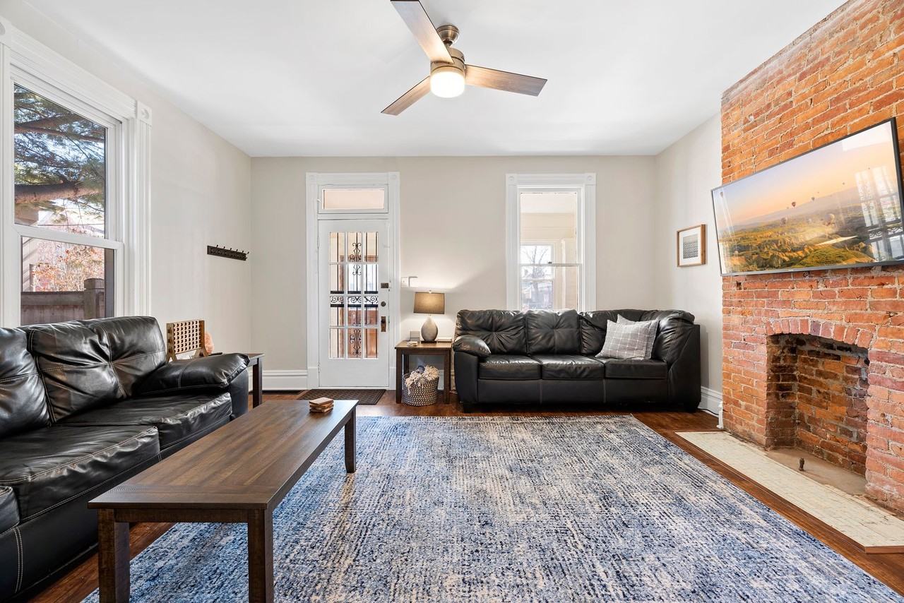 374 E Whittier St #374 - Photo 5 of 50