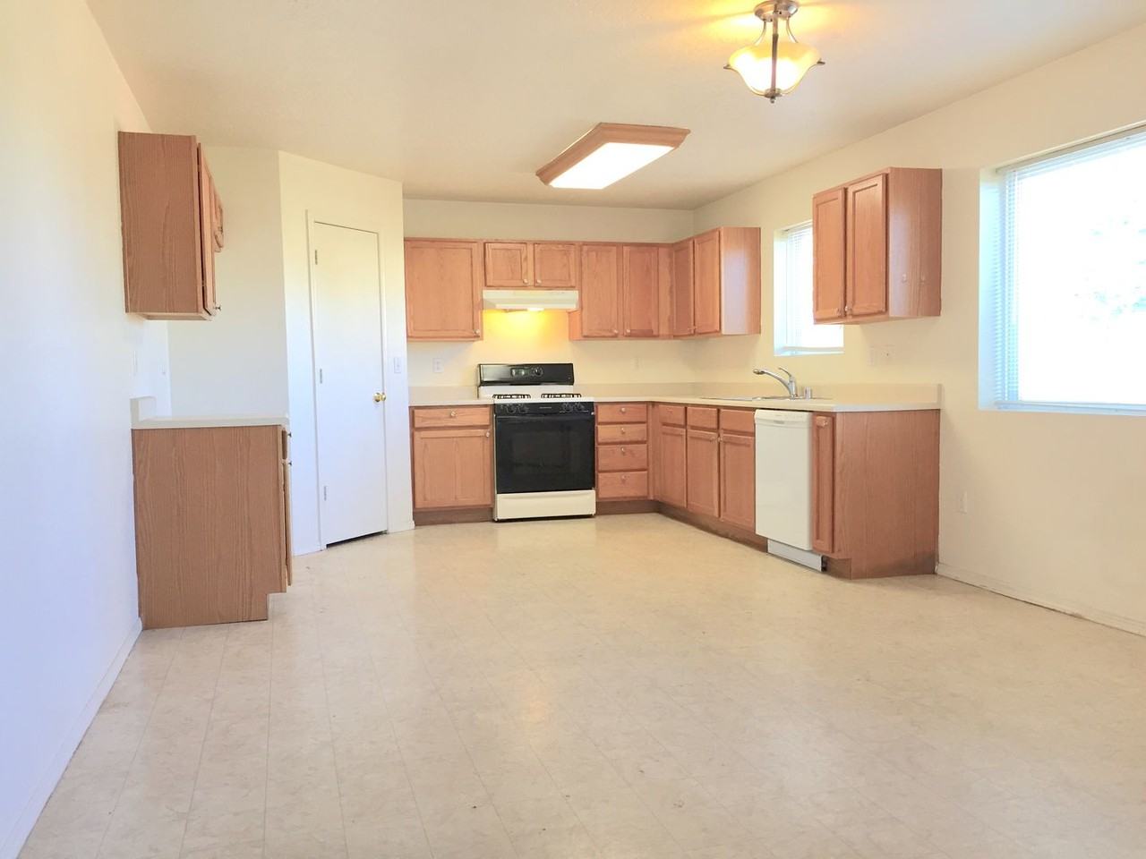 5609 Crown Ridge Rd Nw - Photo 2 of 29