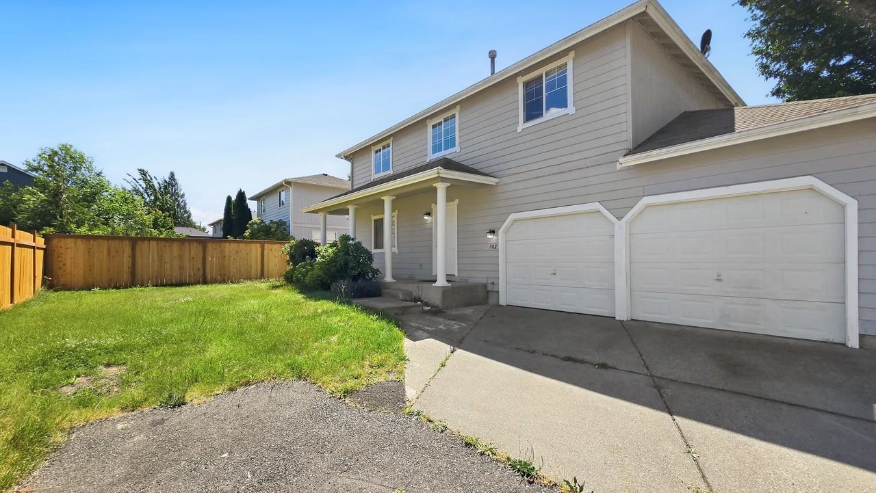 702 89th Ave Se - Photo 2 of 23