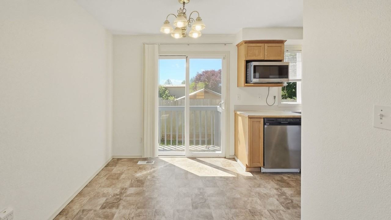 702 89th Ave Se - Photo 6 of 23