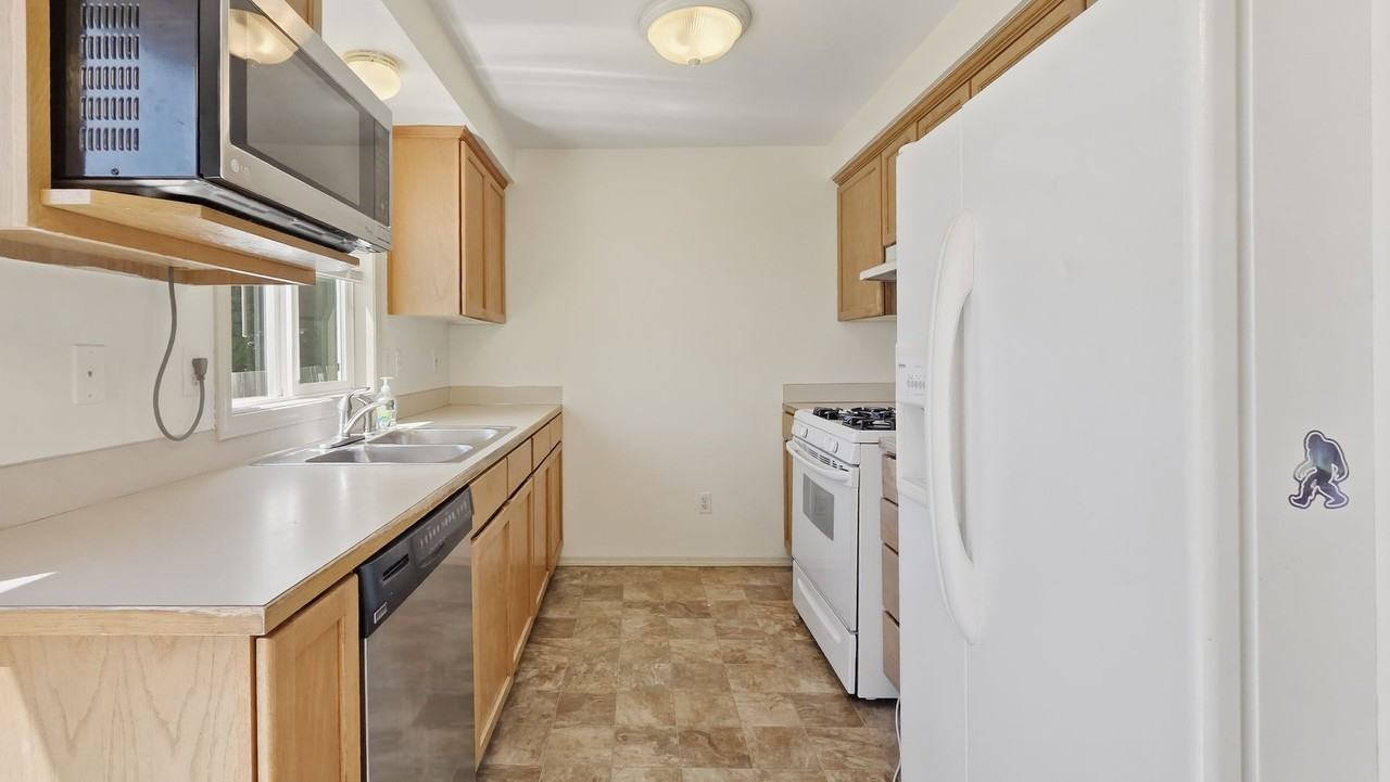 702 89th Ave Se - Photo 7 of 23