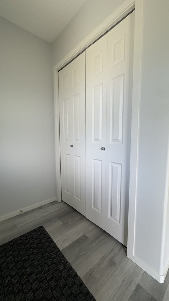 3049 66 St Nw - Photo 4 of 35