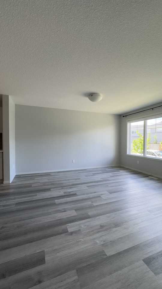 3049 66 St Nw - Photo 6 of 35