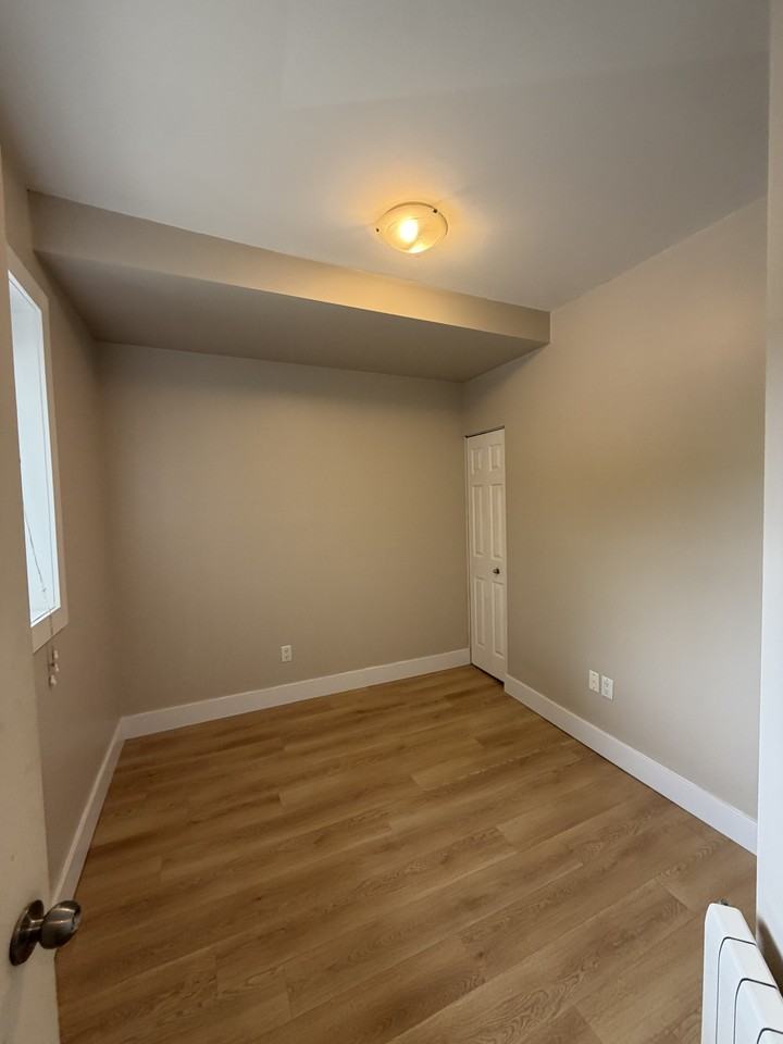 466 Nelson Street 1 - Photo 4 of 18