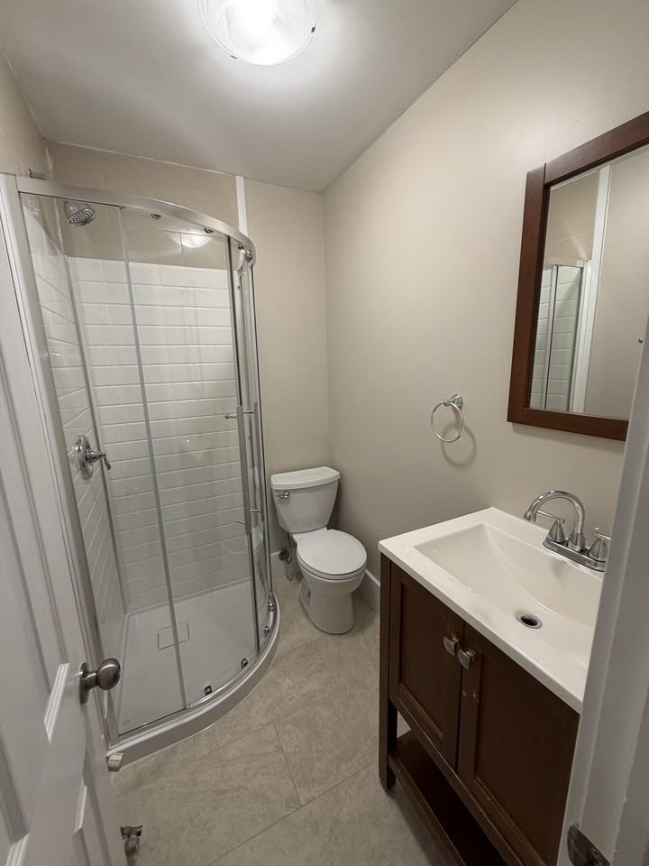 466 Nelson Street 1 - Photo 5 of 18