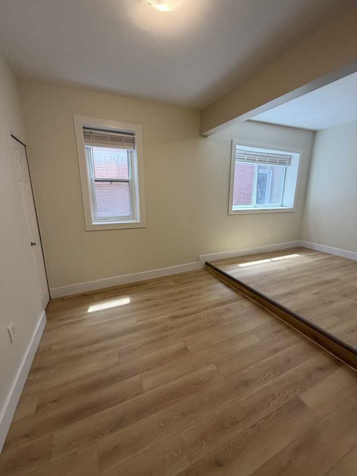 466 Nelson Street 1 - Photo 6 of 18