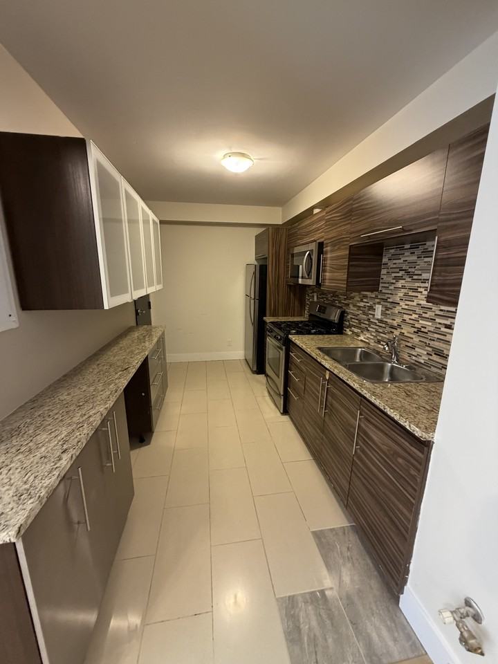 466 Nelson Street 1 - Photo 7 of 18