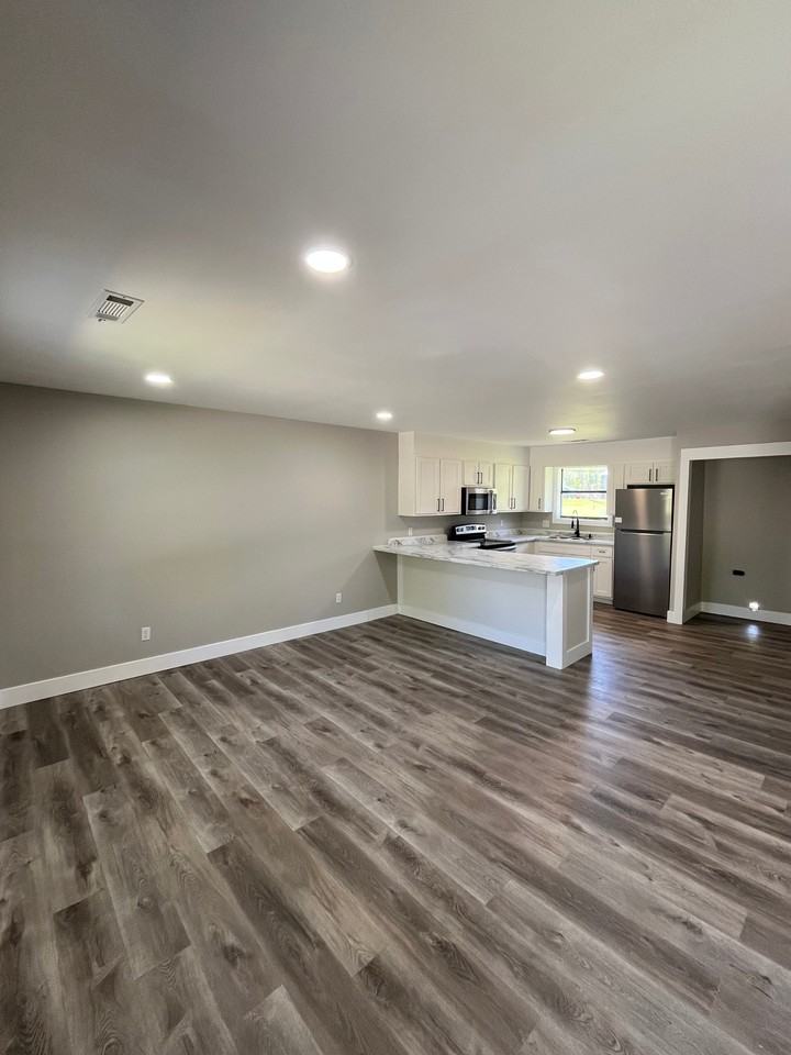 951-973 Shannon Drive - Photo 3 of 23